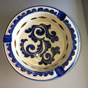 Vintage Pottery Beautiful Handmade Ashtray Blue & White 8" Circle EUC